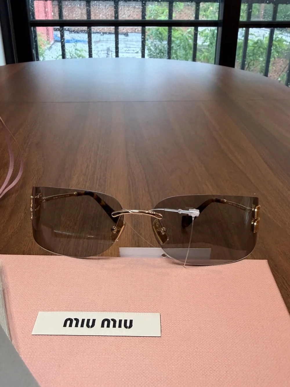 Miu Miu Pink Gradient Shield Sunglasses with Gold Logo - Picture 2 of 9
